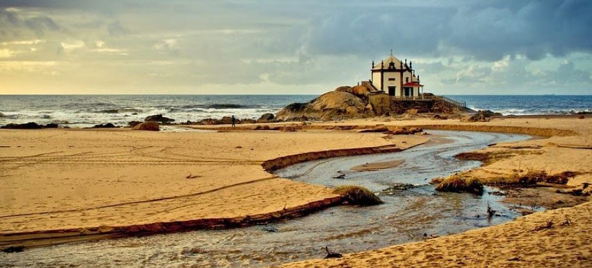 Senhor da Pedra Beach, Portugal